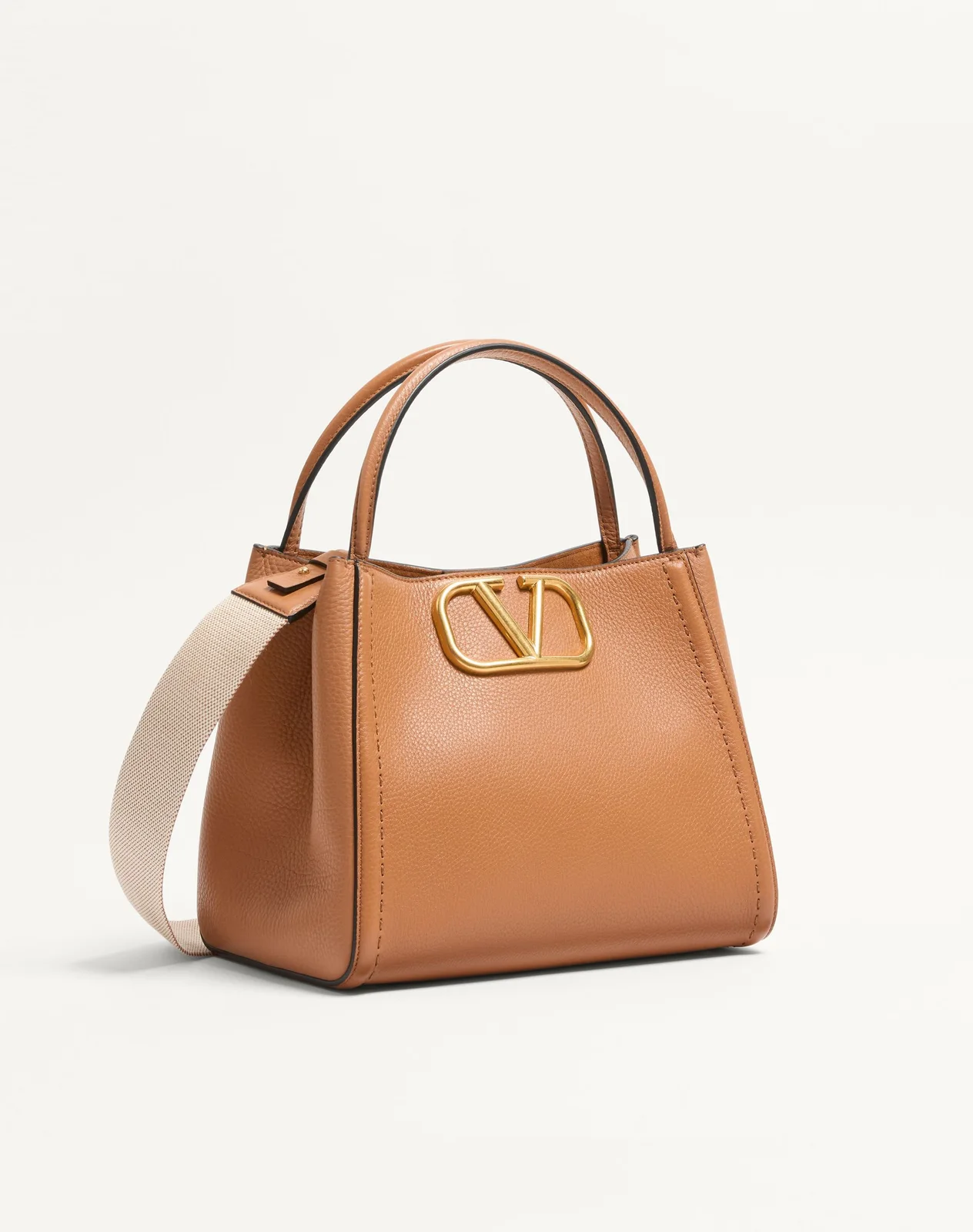 Сумка с ручками среднего размера Valentino Garavani Alltime из зернистой телячьей кожи — фото 2
