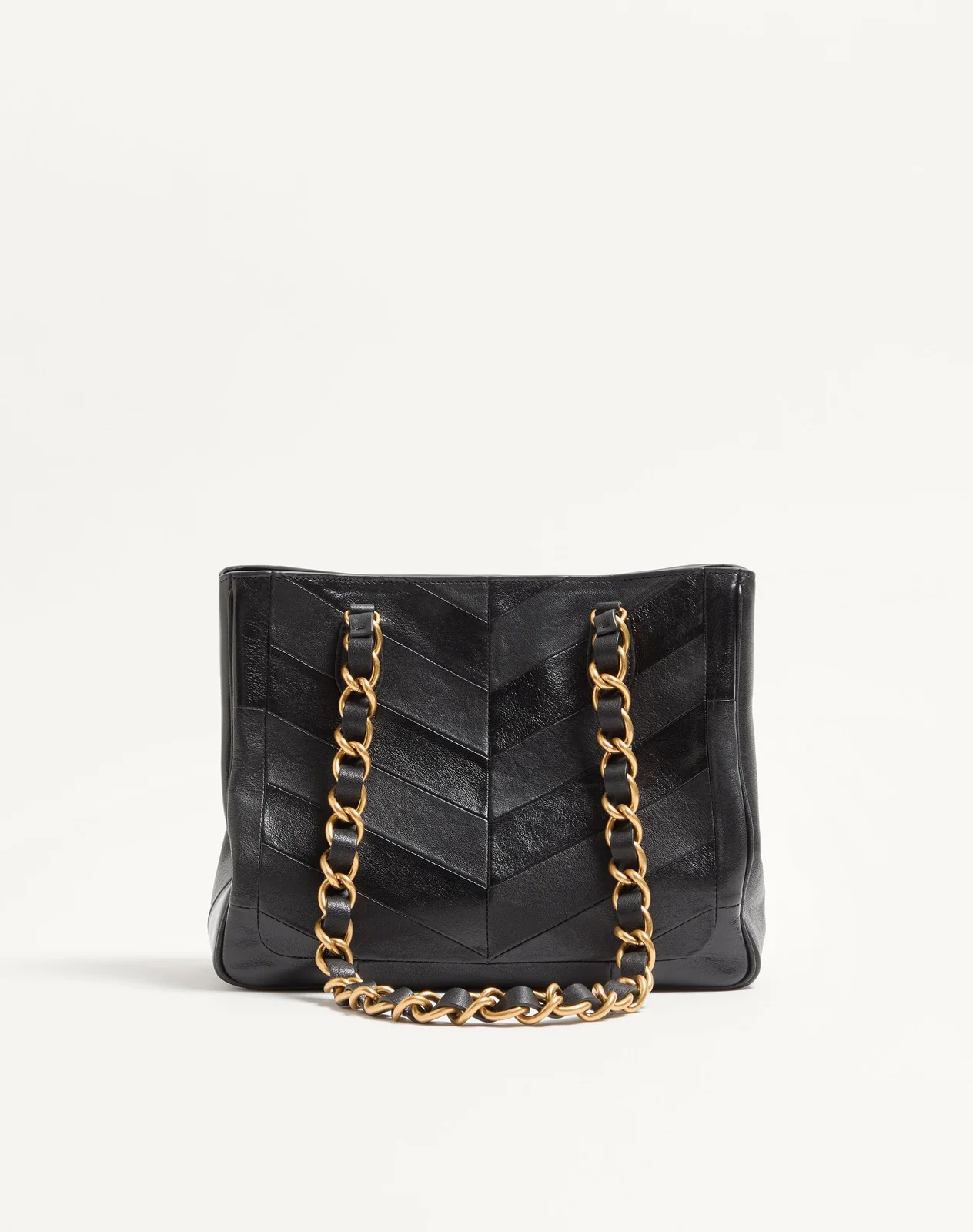 Маленькая сумка-тоут Valentino Garavani Laseine из кожи наппа с шевронным узором — фото 5