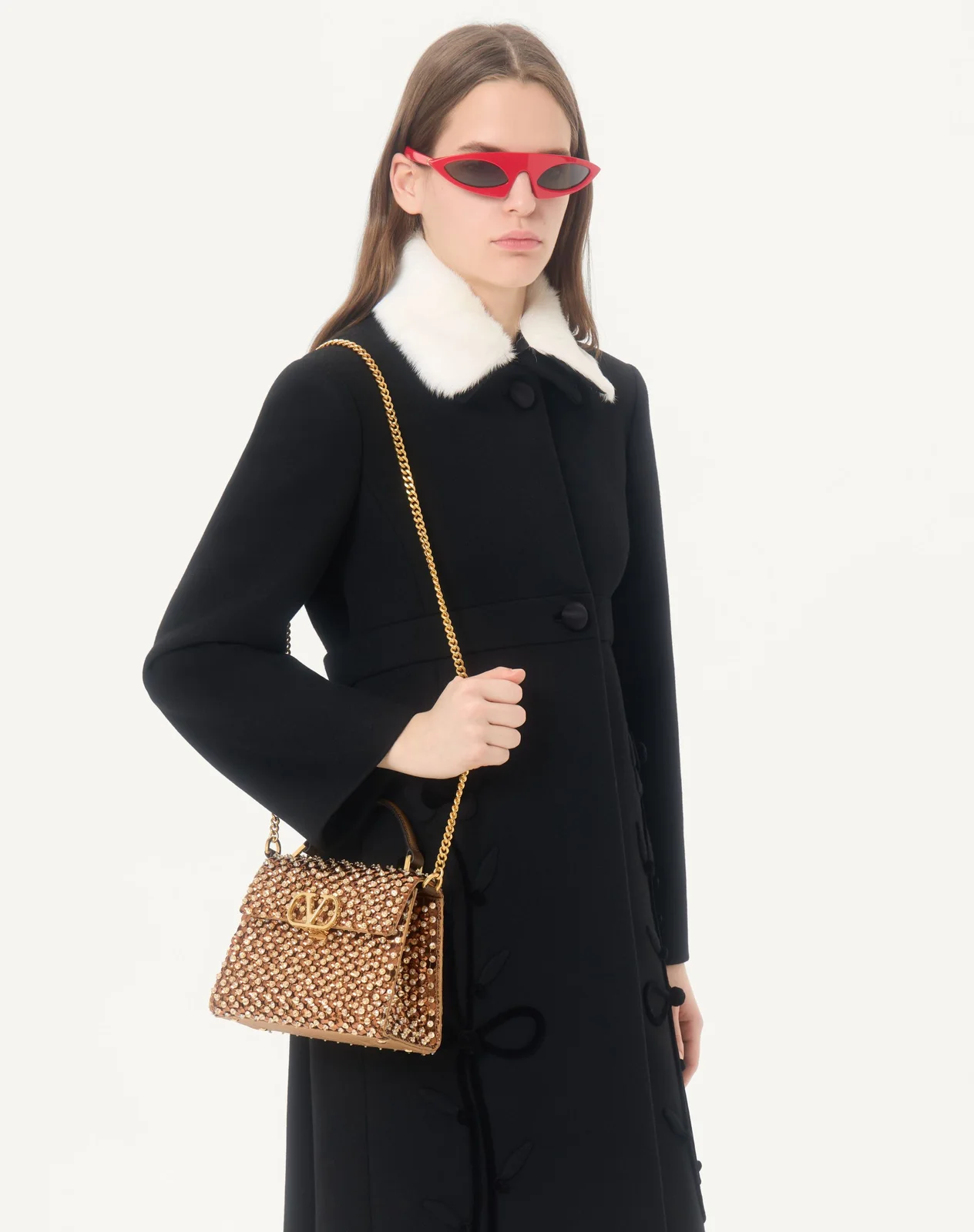 Мини-сумка с ручкой Valentino Garavani VSLING с вышивкой — фото 7