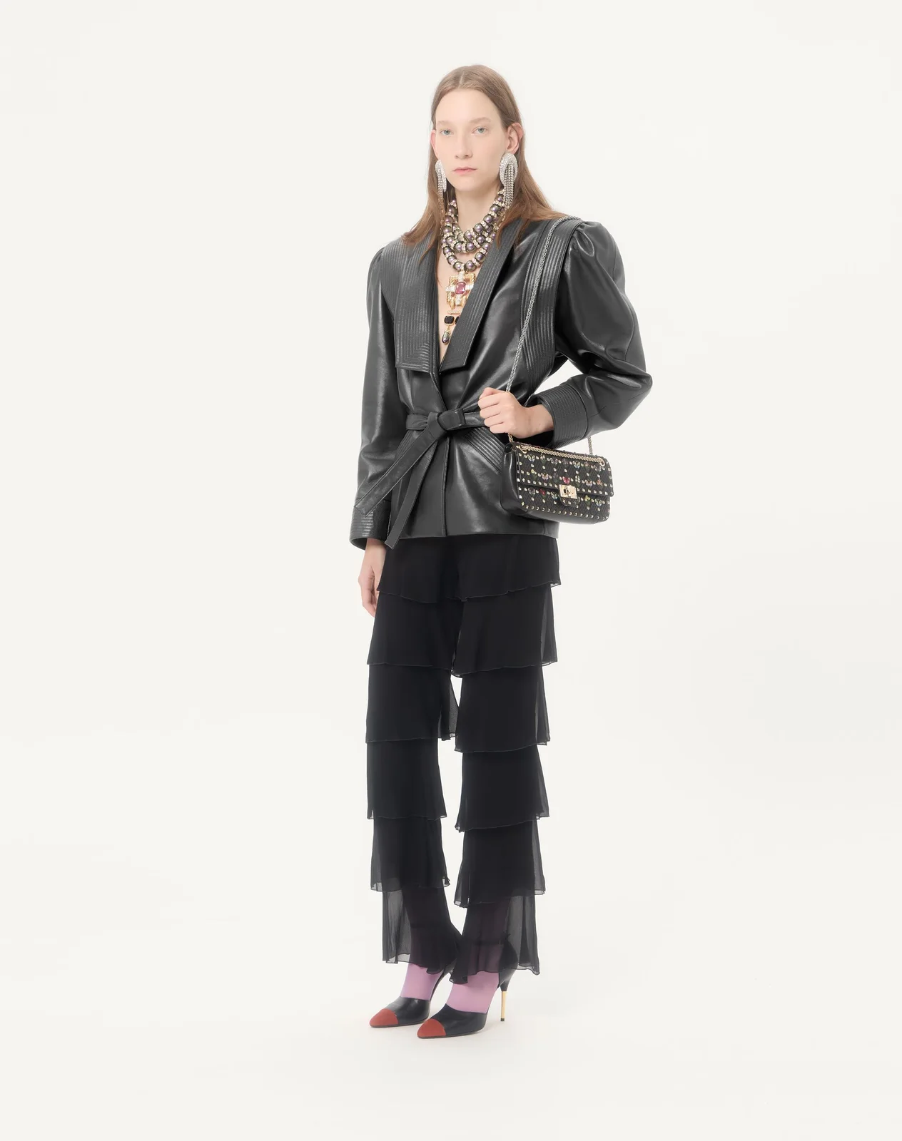Сумка через плечо среднего размера Valentino Garavani Rockstud Spike из кожи наппа с вышивкой — фото 2