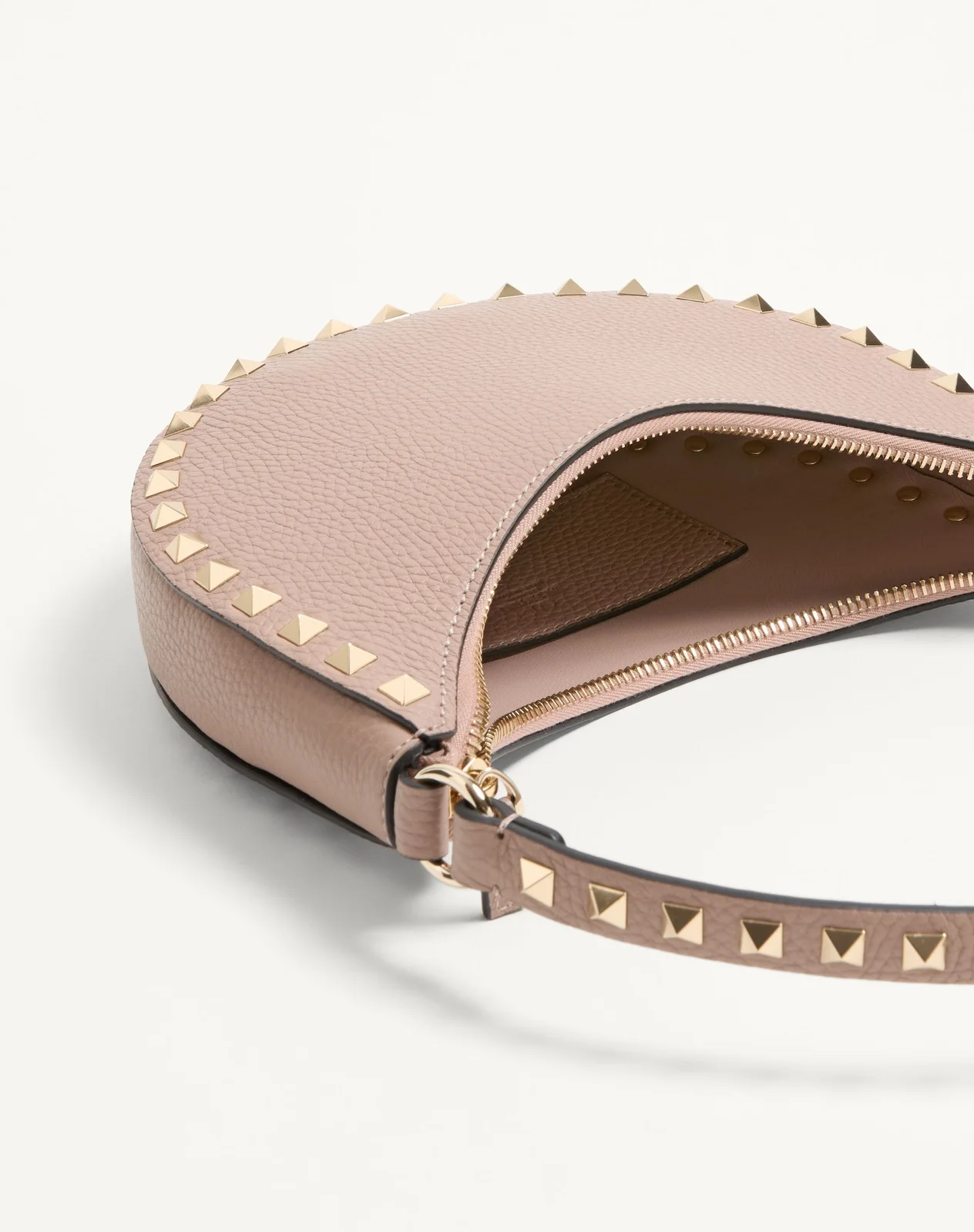 Мини-сумка-хобо Rockstud из зернистой телячьей кожи — фото 5