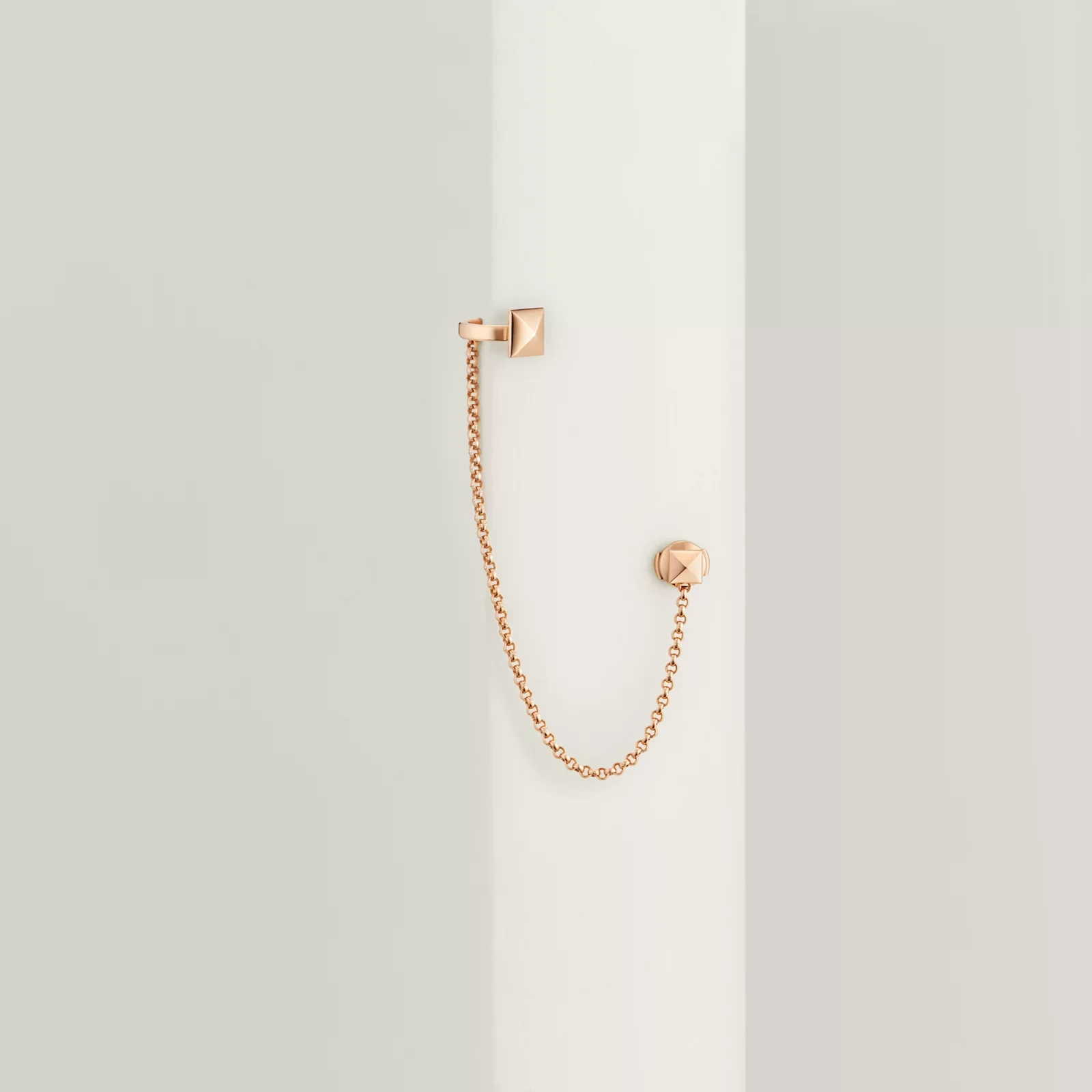 Hermès Clou d Серьги из моллюсков с левым ухом 'H — фото 1