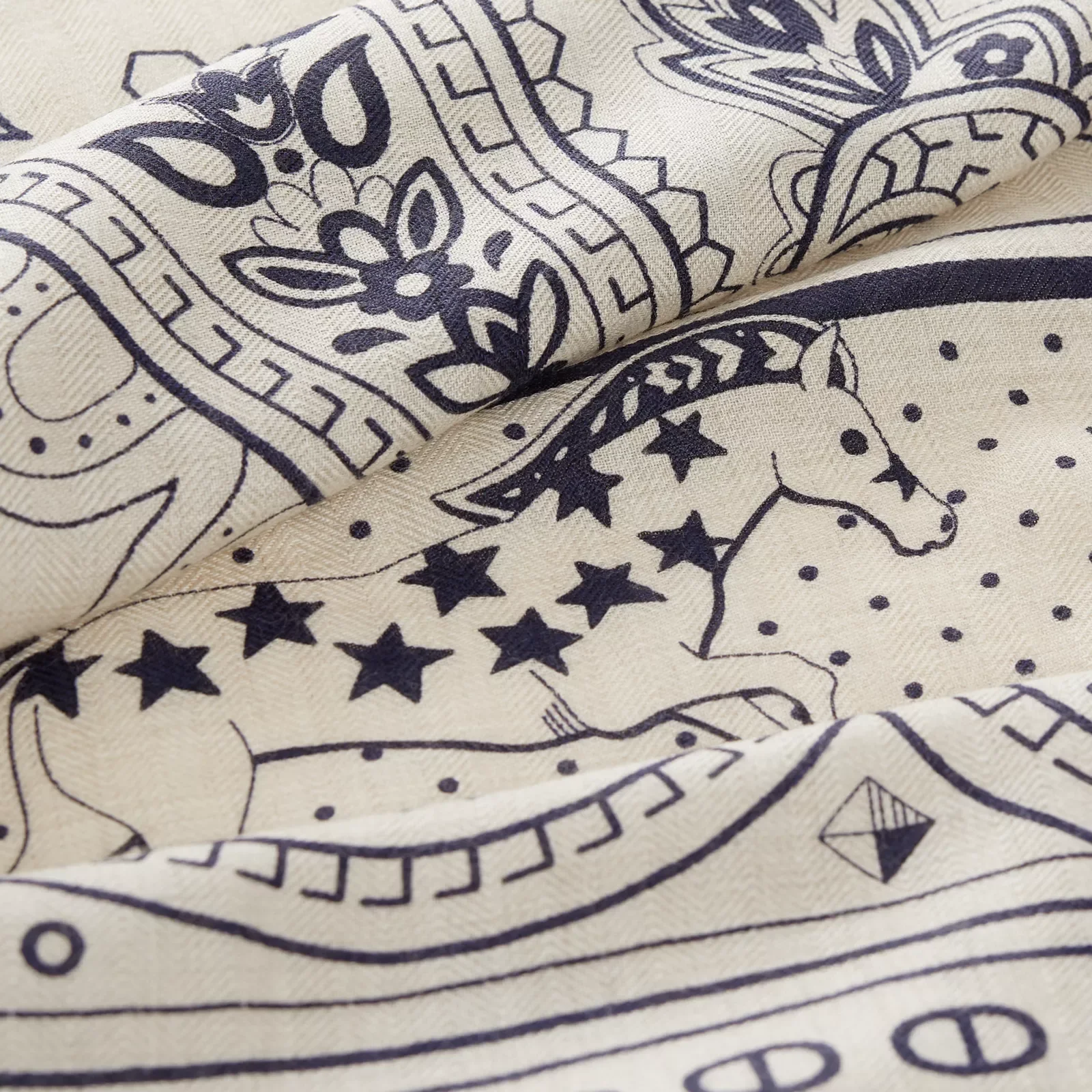 «Лошадь любви BANDANA”140 накидка — фото 3