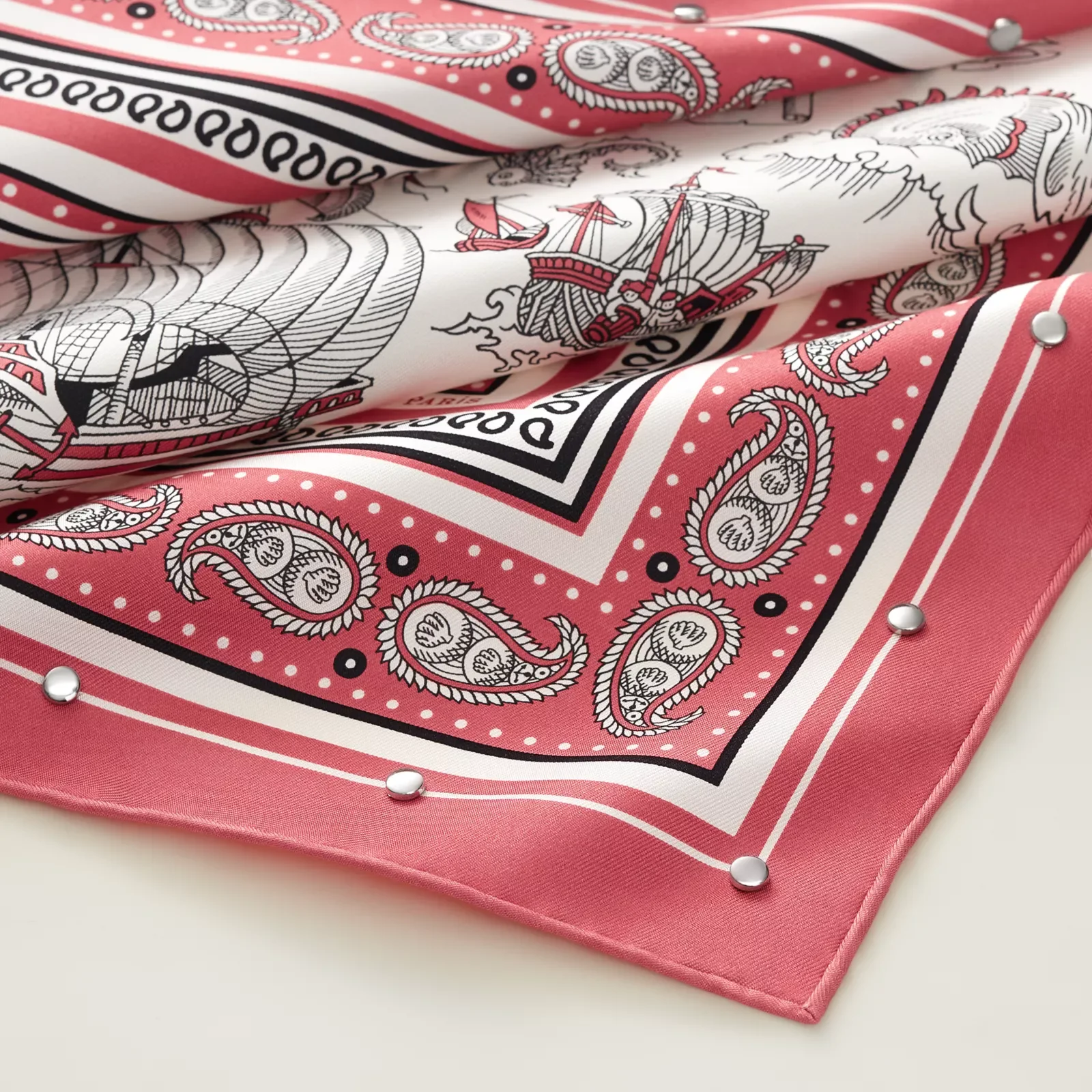 - Морские татуировки.Bandana”70 Шарф с заклепками — фото 3