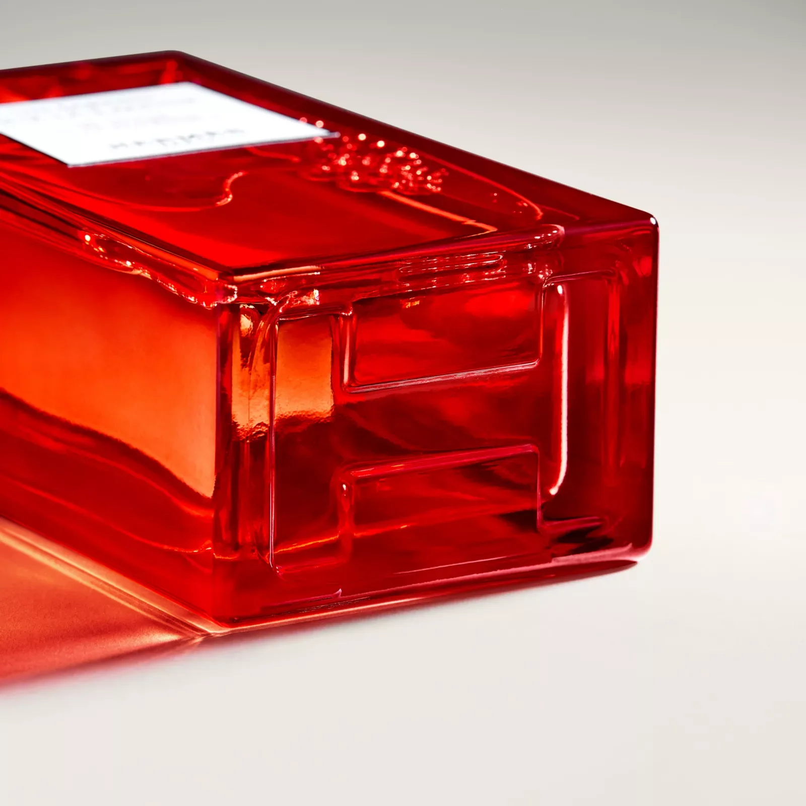 Шампунь с ароматом женьшеня Hermès Scarlet — фото 3