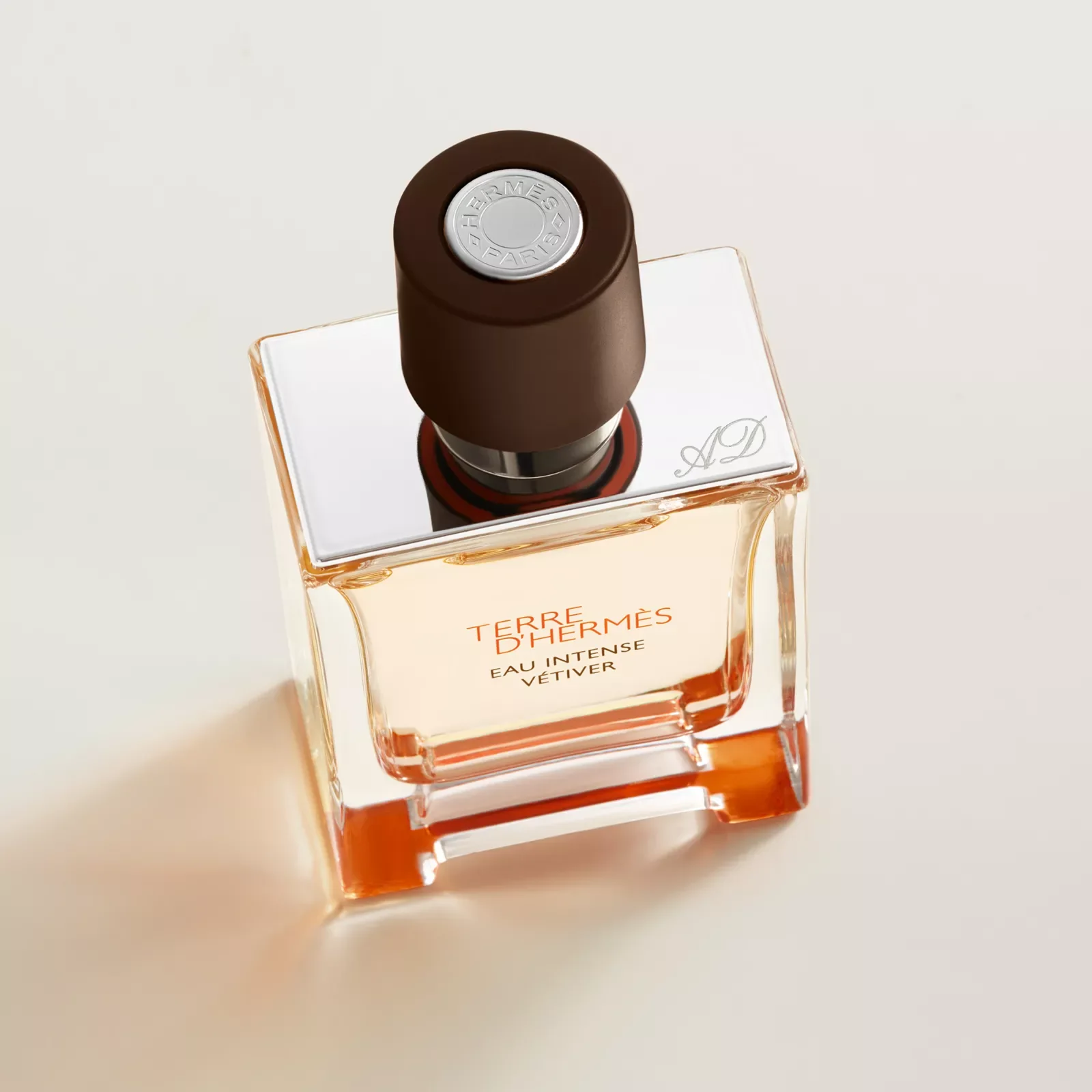 Парфюм Hermès Terre, аромат с насыщенными нотами ветивера — фото 3
