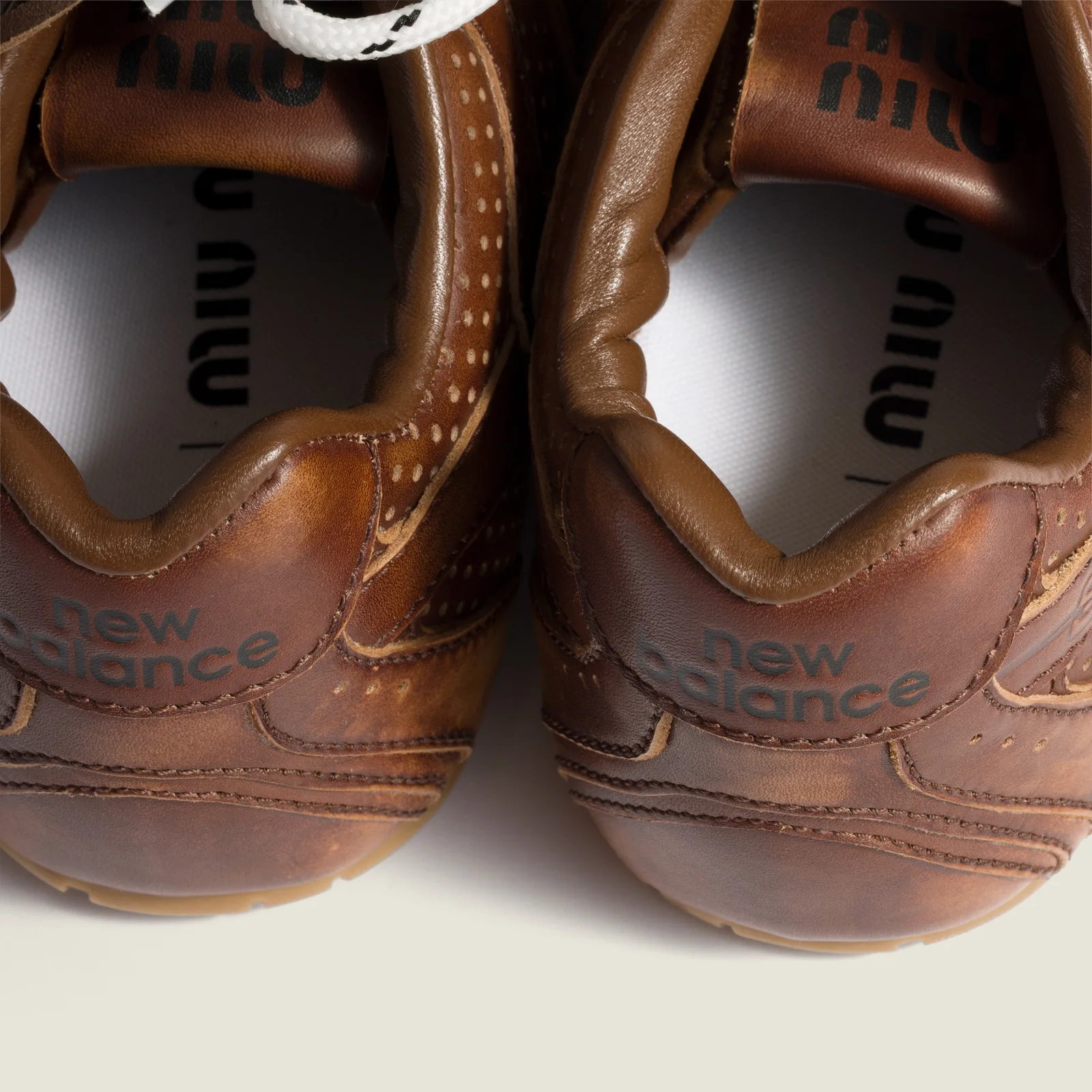 Кроссовки New Balance x Miu Miu 530 SL из декоративной кожи — фото 3