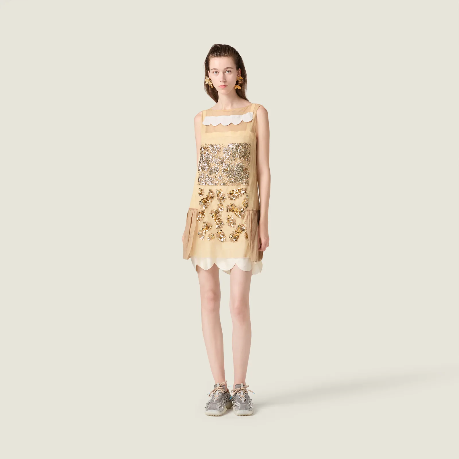 Платье из тюля с украшениями — фото 2