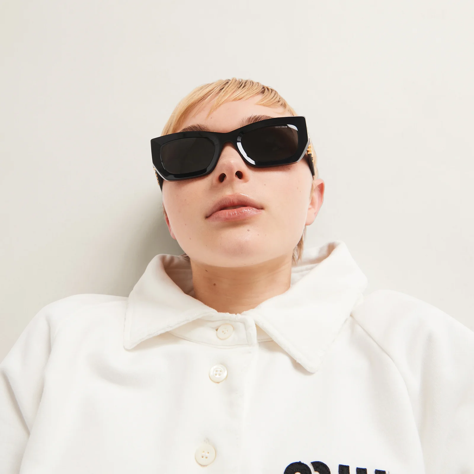 Солнцезащитные очки Miu Glimpse — фото 6