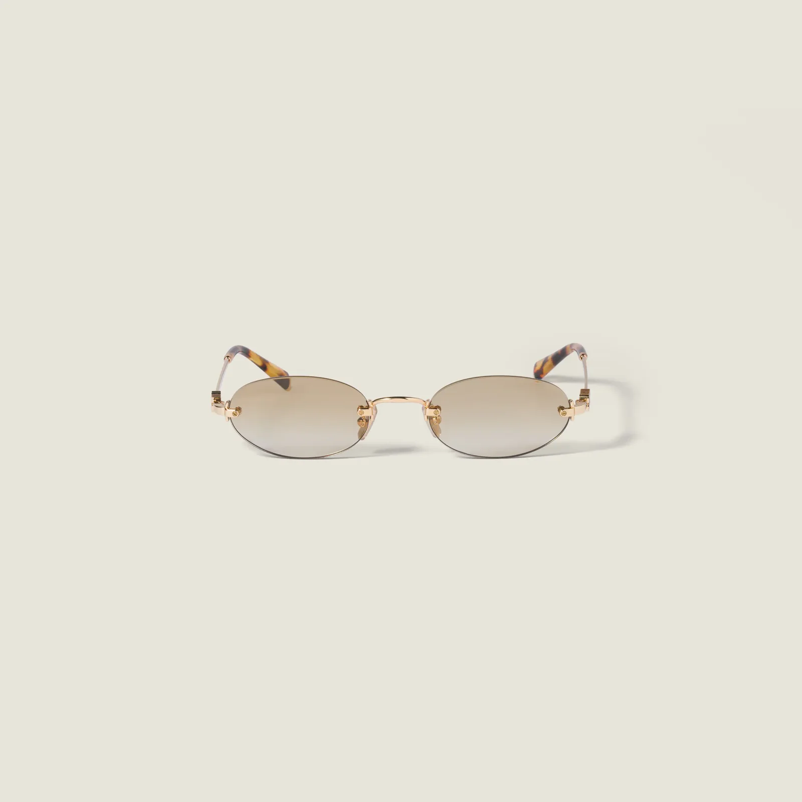 Солнцезащитные очки Miu Miu — фото 1