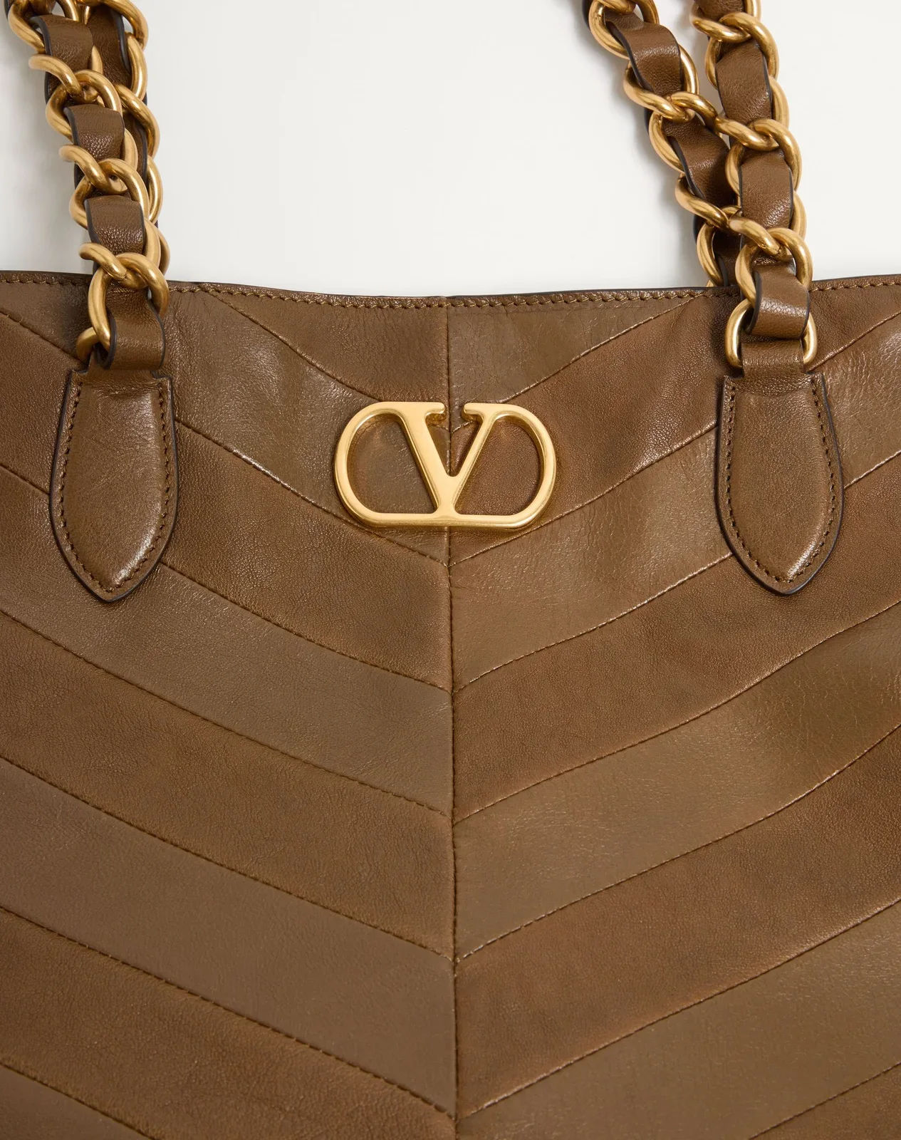 Сумка-тоут Valentino Garavani Laseine из кожи наппа с шевронным узором — фото 8