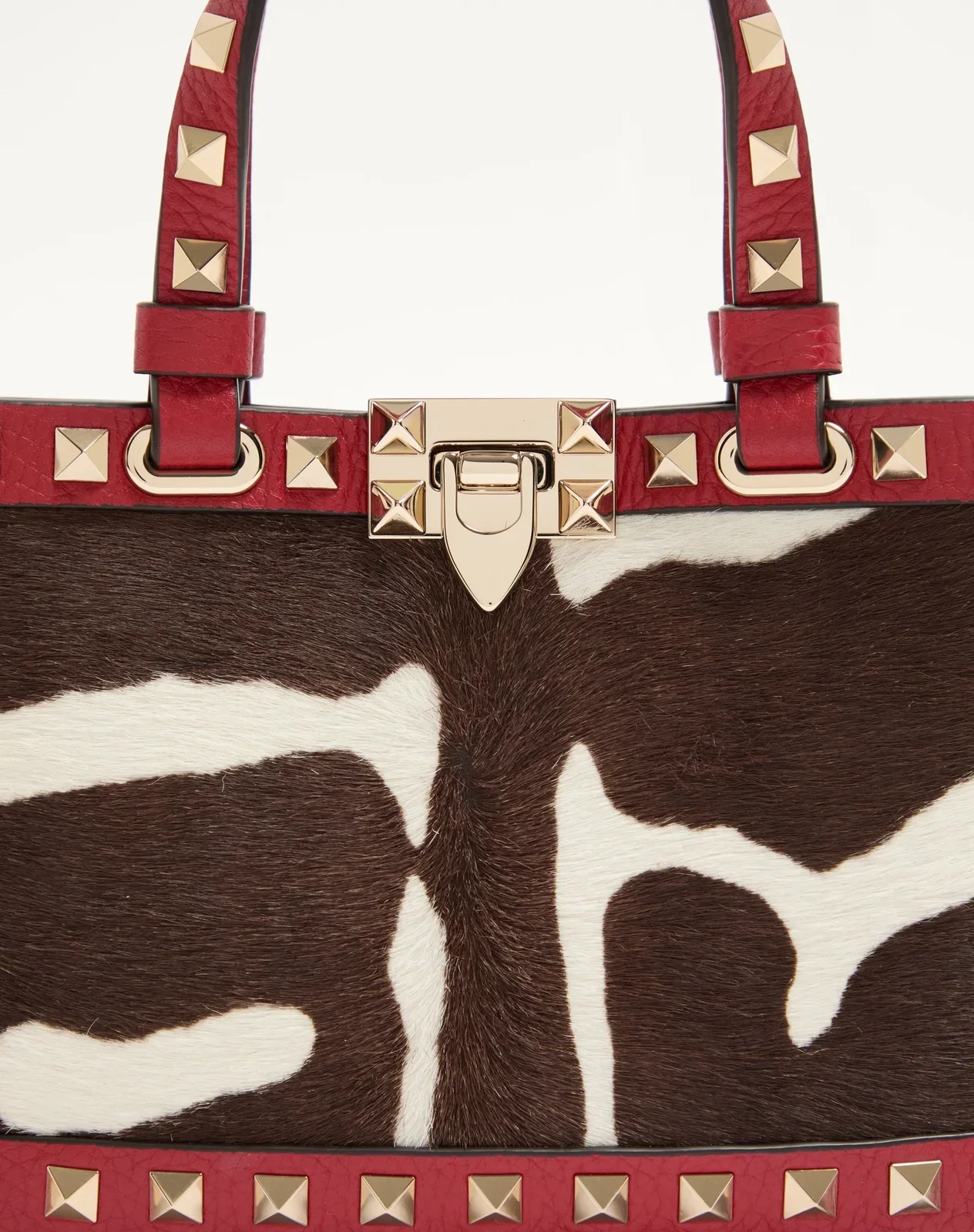 Мини-сумка-тоут Valentino Garavani Rockstud из телячьей кожи с ворсистой отделкой и анималистичным принтом — фото 8