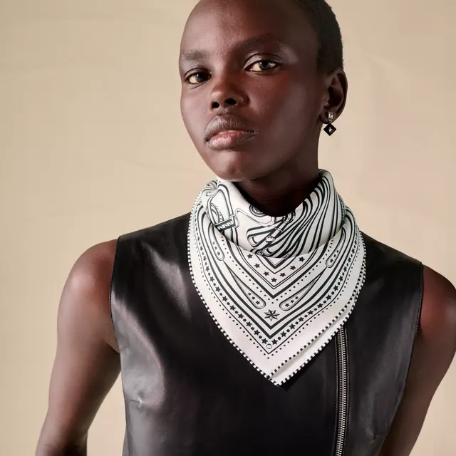 «Grand CelebrationBANDANA”55 Шелковый шарф