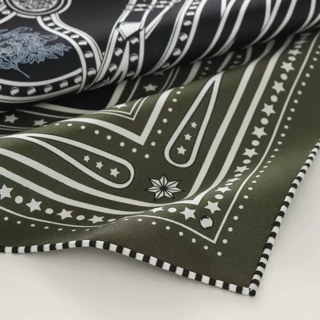 «Grand CelebrationBANDANA”55 Шелковый шарф