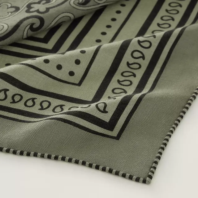 «Amazon CelebrationBANDANA”140 накидка