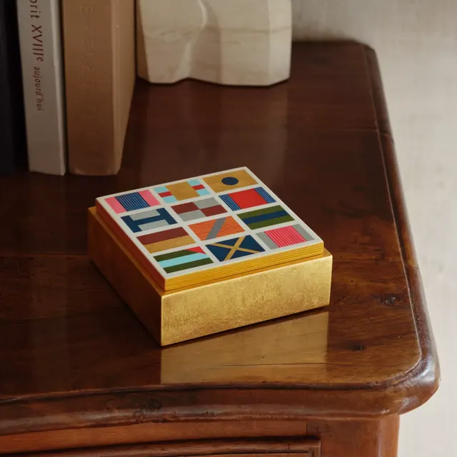 “Theoreme Геометрическая эмблема лошади "Организатор Box, Small