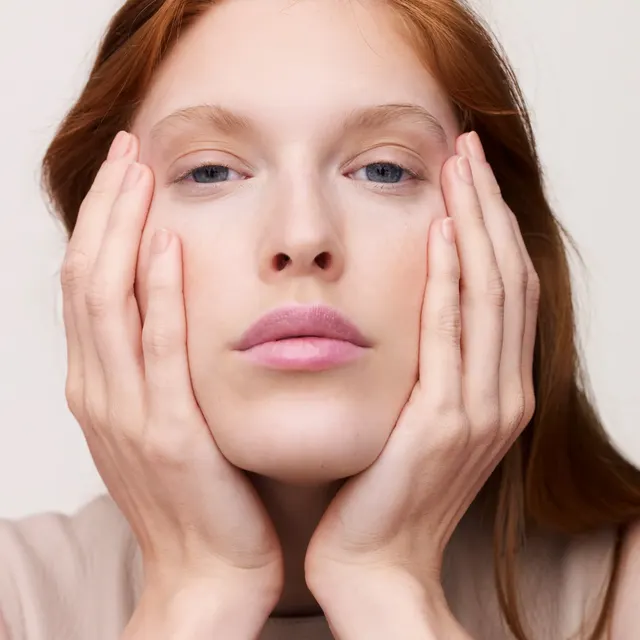 Лак для ногтей из серии «Hand» от Hermès (03№)