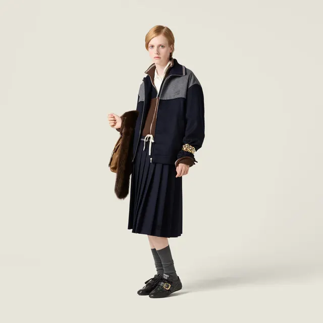 Юбка средней длины из бархата