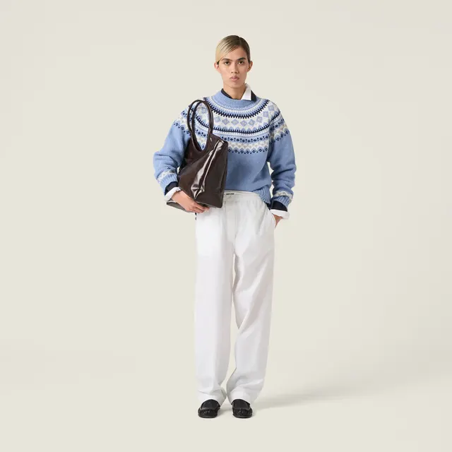 Шерстяной свитер с круглым вырезом