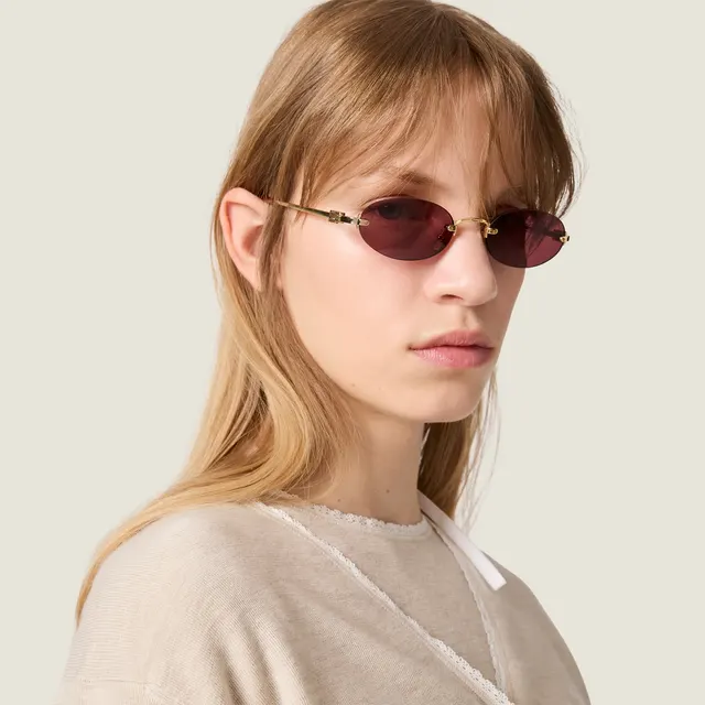 Солнцезащитные очки Miu Miu