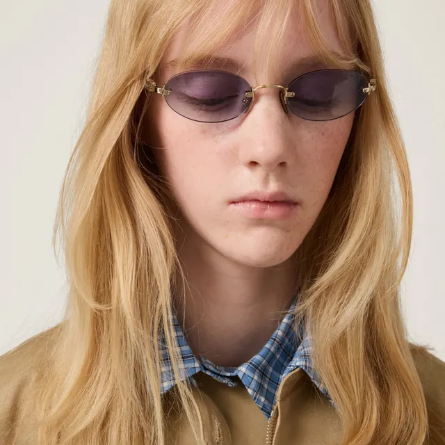 Солнцезащитные очки Miu Miu