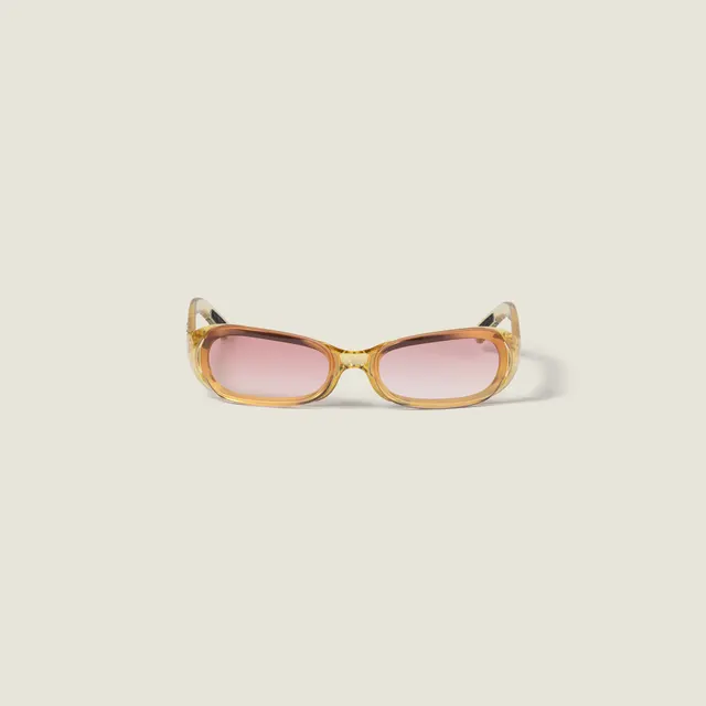 Солнцезащитные очки Miu Miu для подиума