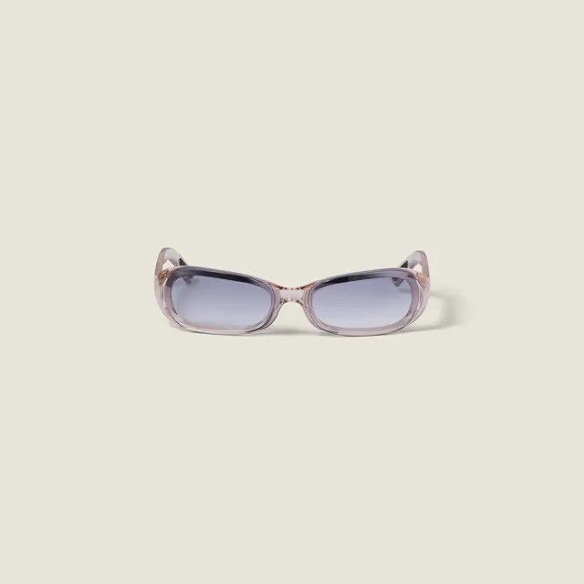 Солнцезащитные очки Miu Miu для подиума