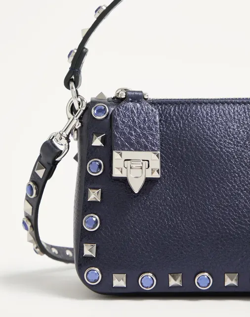 Маленькая сумка через плечо Valentino Garavani Rockstud из ламинированной телячьей кожи с кабошонами