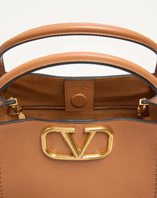 Сумка с ручками среднего размера Valentino Garavani Alltime из зернистой телячьей кожи