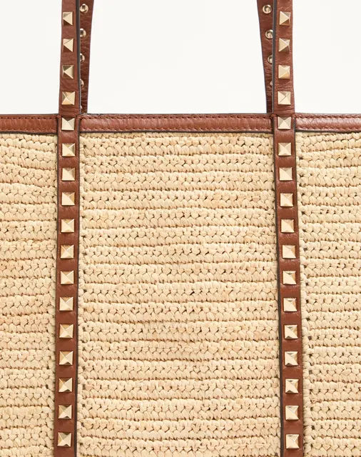 Сумка-тоут Valentino Garavani Rockstud из рафии