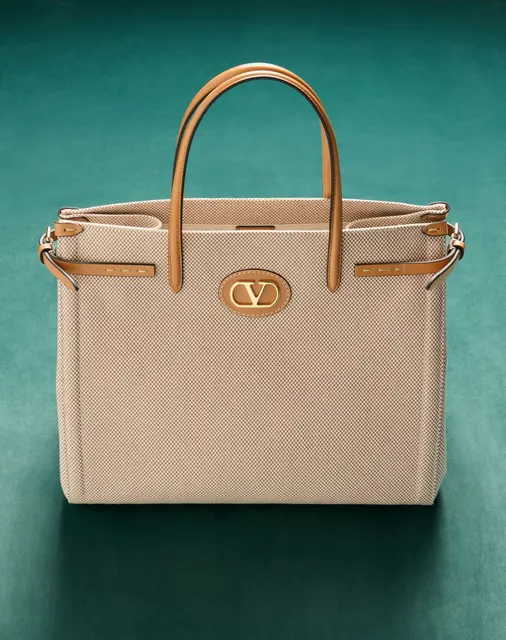 Сумка-тоут среднего размера Valentino Garavani Antibes из канваса