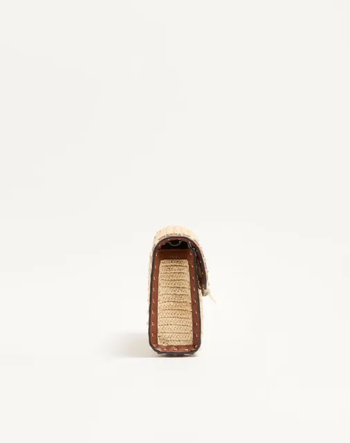 Маленькая сумка через плечо Valentino Garavani Rockstud из рафии