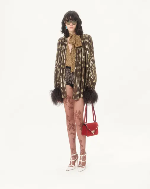 Маленькая сумка через плечо Valentino Garavani Rockstud из замши