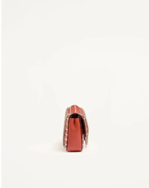 Сумка через плечо среднего размера Valentino Garavani Rockstud Spike из козьей кожи