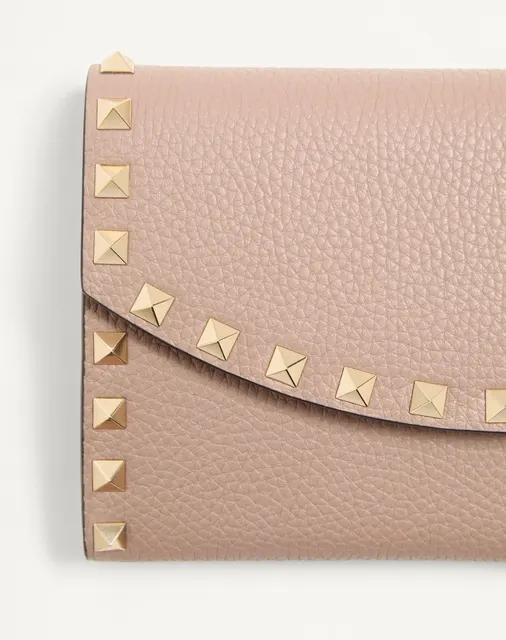 Кошелёк на цепочке Rockstud из зернистой телячьей кожи