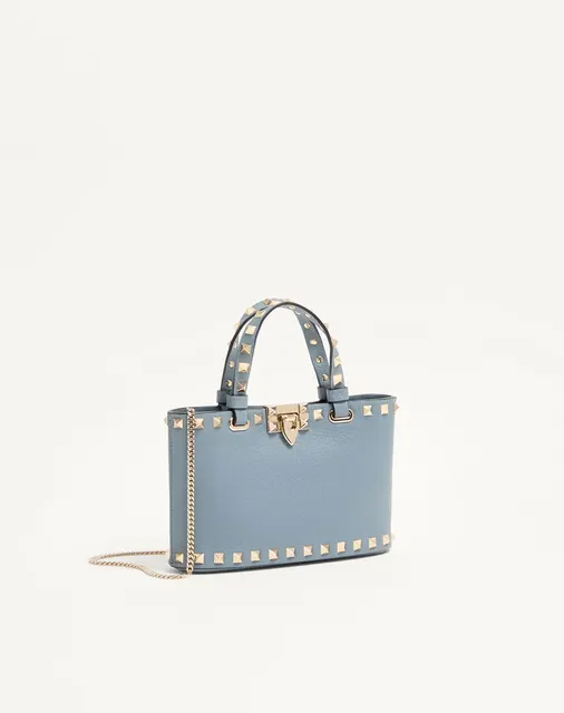 Мини-сумка-тоут Rockstud из зернистой телячьей кожи