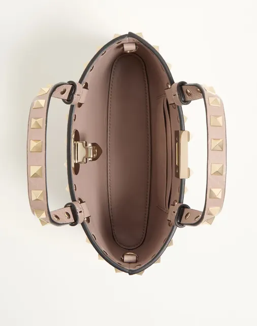 Мини-сумка-тоут Rockstud из зернистой телячьей кожи